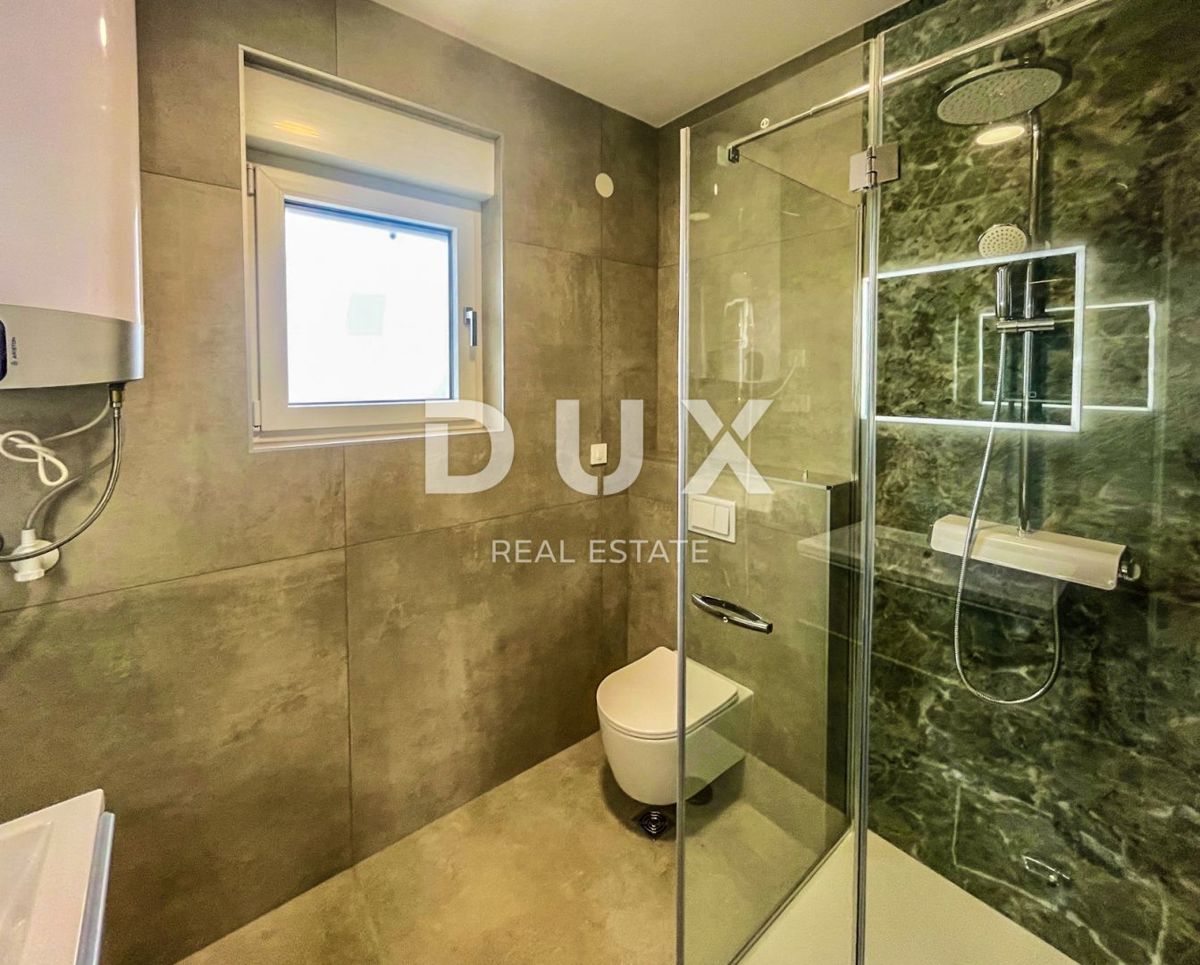 ZARA, PRIVLAKA - Appartamento con giardino in un nuovo edificio. VICINO AL MARE!