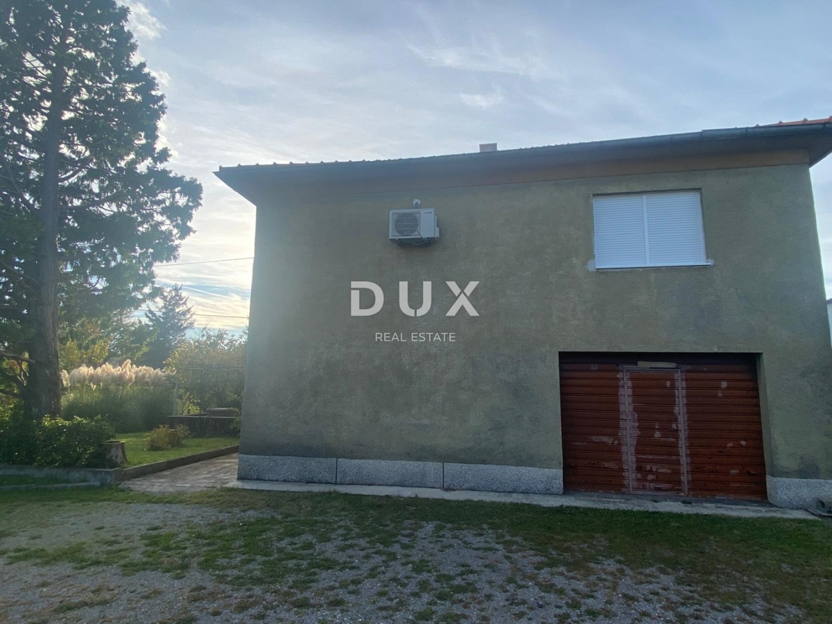 RIJEKA, DRAŽICE, CENTRO - casa indipendente con due appartamenti separati in ottima posizione + 2.200 m2 di TERRENO EDIFICABILE! OCCASIONE!