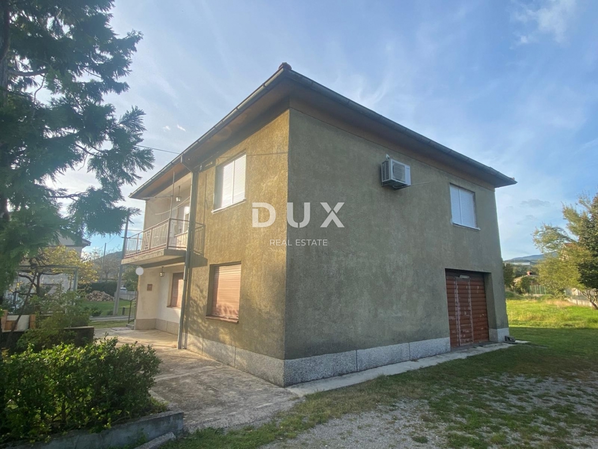 RIJEKA, DRAŽICE, CENTRO - casa indipendente con due appartamenti separati in ottima posizione + 2.200 m2 di TERRENO EDIFICABILE! OCCASIONE!