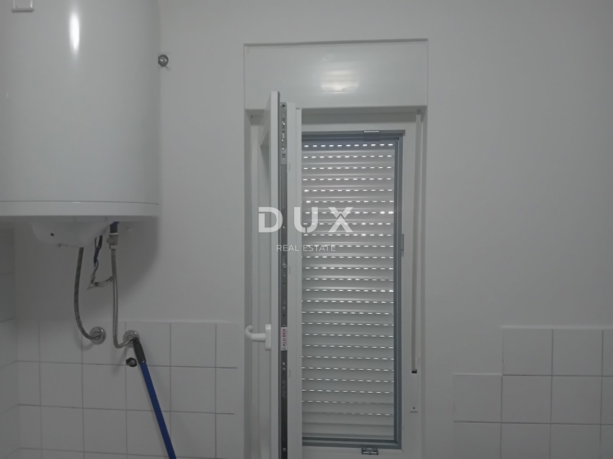 RIJEKA, DRAŽICE, CENTRO - casa indipendente con due appartamenti separati in ottima posizione + 2.200 m2 di TERRENO EDIFICABILE! OCCASIONE!