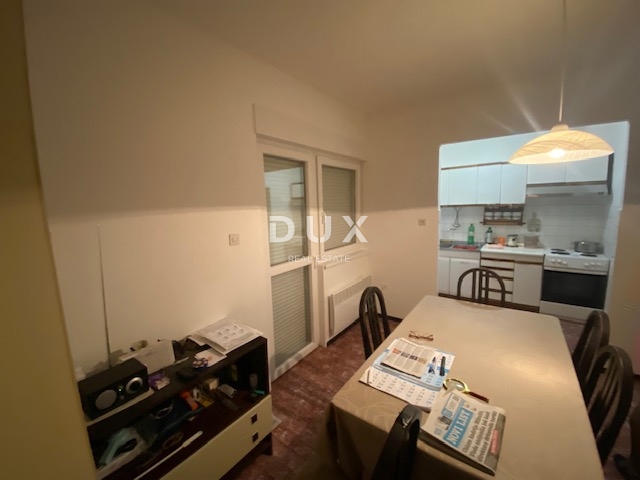 RIJEKA, DRAŽICE, CENTRO - casa indipendente con due appartamenti separati in ottima posizione + 2.200 m2 di TERRENO EDIFICABILE! OCCASIONE!