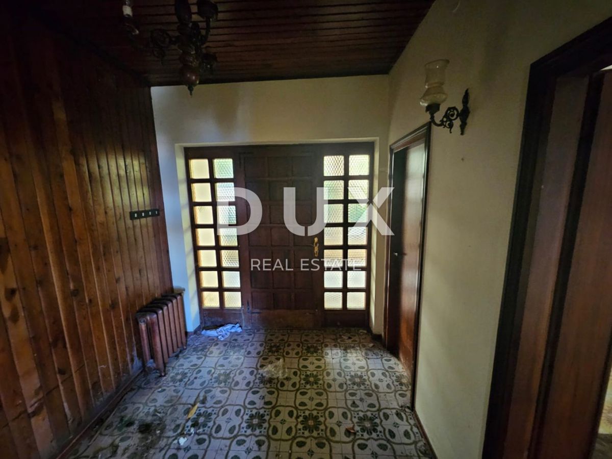 OPATIJA, CENTRO - casa indipendente 250m2 con vista panoramica sul mare + dintorni 740m2