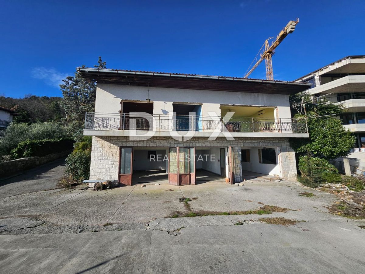OPATIJA, CENTRO - casa indipendente 250m2 con vista panoramica sul mare + dintorni 740m2