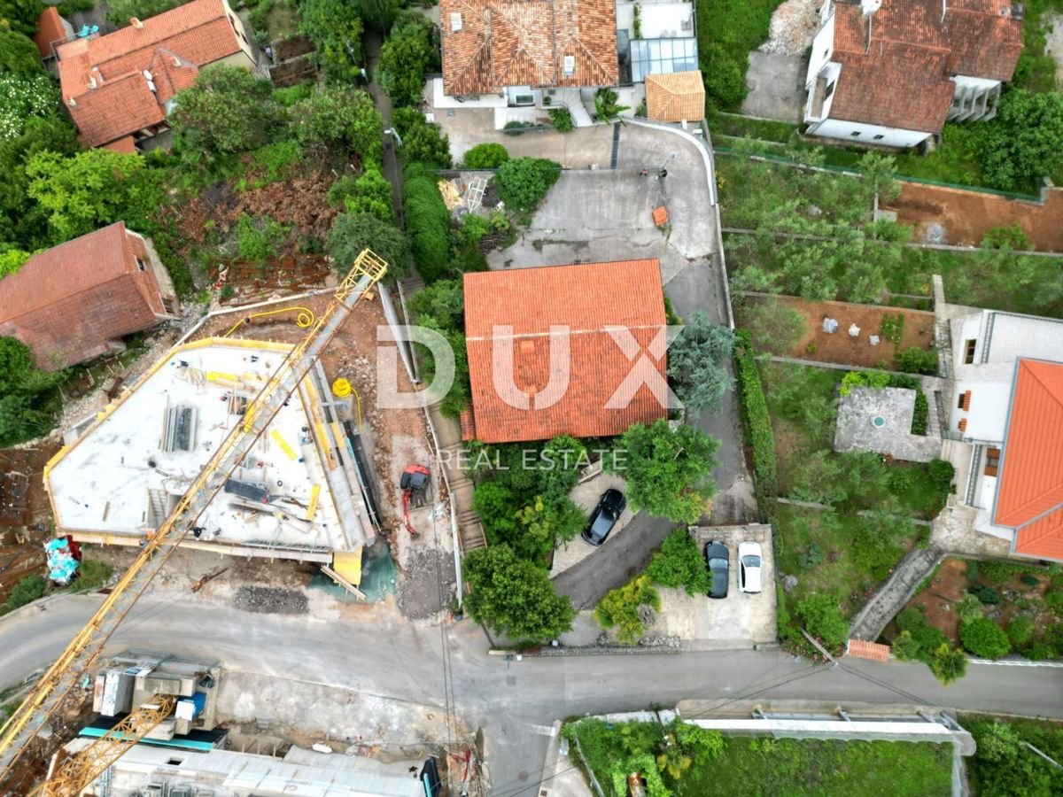 OPATIJA, CENTRO - casa indipendente 250m2 con vista panoramica sul mare + dintorni 740m2