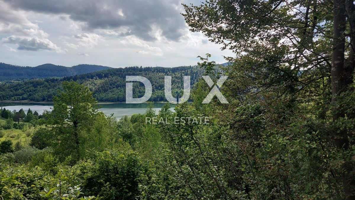 GORSKI KOTAR, FUŽINE - un progetto unico nel cuore del Gorski Kotar, terreno edificabile di 2140 m2 con progetto per una villa, opportunità di investimento!