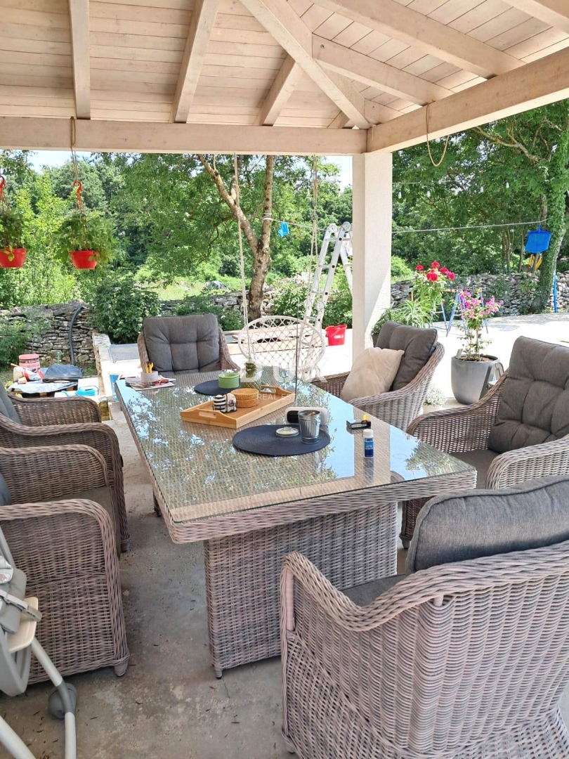 ISTRIA, SVETI PETAR U ŠUMI - Bellissima villa con ampio giardino!