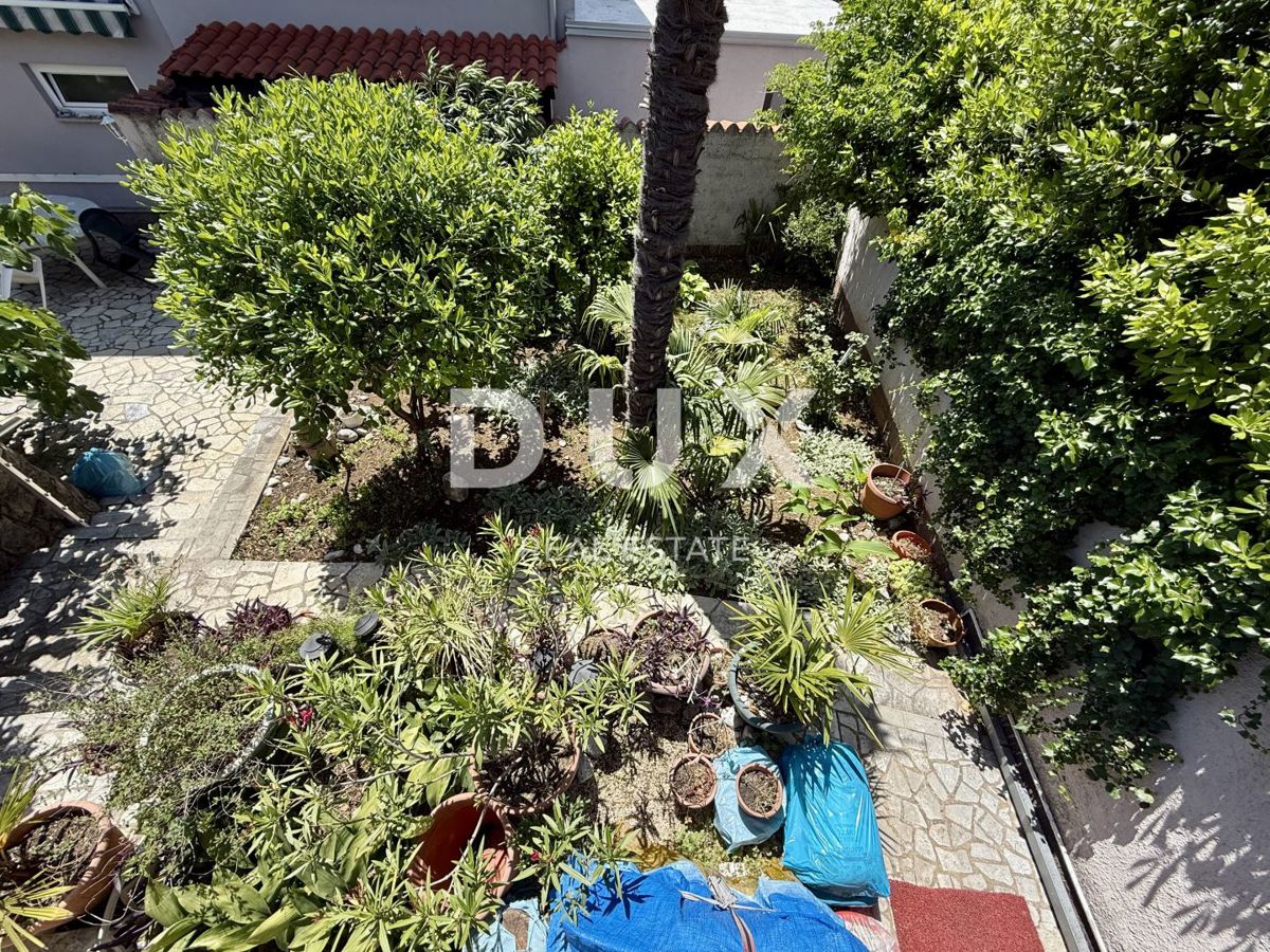 CRIKVENICA - Casa in centro a 80 metri dal mare! Opportunità!