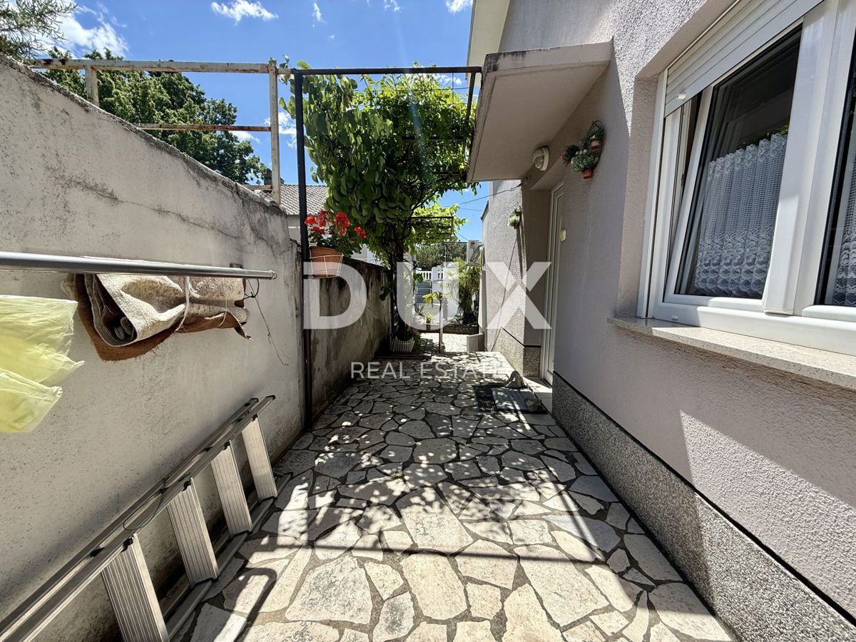 CRIKVENICA - Casa in centro a 80 metri dal mare! Opportunità!