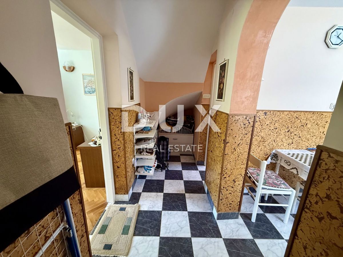 CRIKVENICA - Casa in centro a 80 metri dal mare! Opportunità!