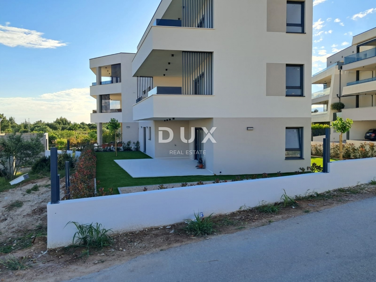 ŠIBENIK, VODICE – Appartamento al secondo piano con terrazza e 2 posti auto