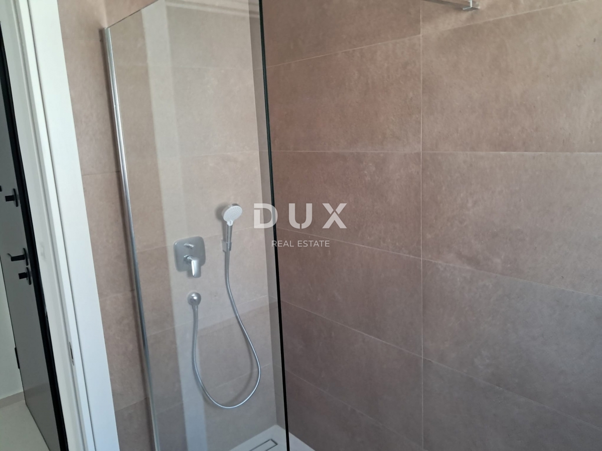 ŠIBENIK, VODICE – Appartamento al secondo piano con terrazza e 2 posti auto