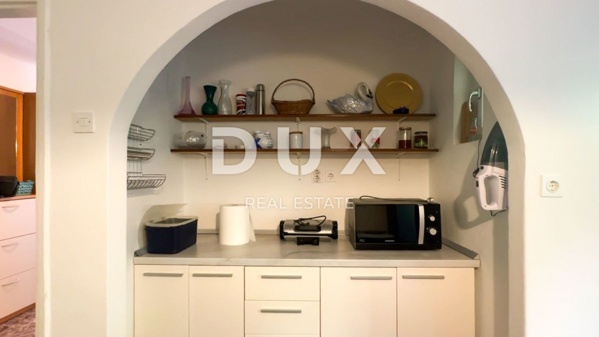 ISTRIA, RABAC - Esclusivo, solo nella nostra offerta! Appartamento arredato con vista mare