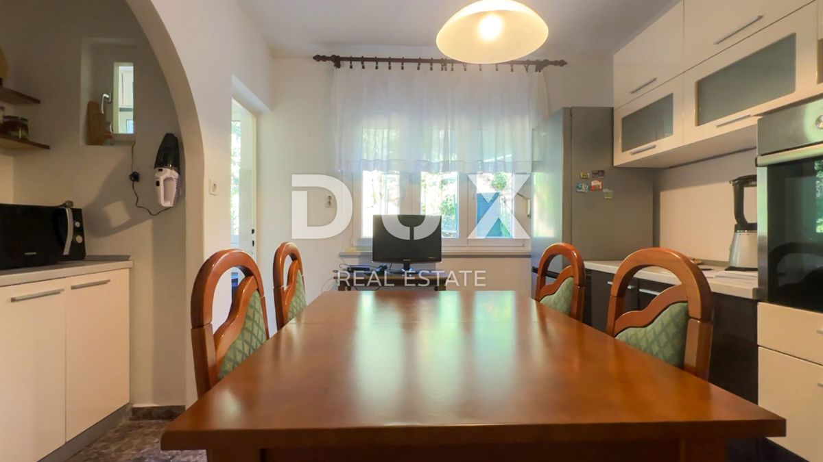 ISTRIA, RABAC - Esclusivo, solo nella nostra offerta! Appartamento arredato con vista mare