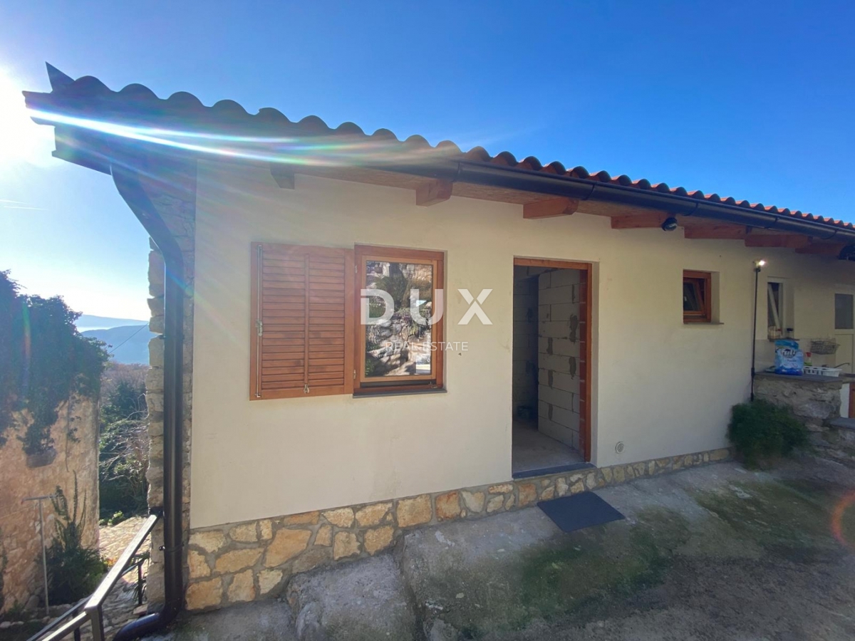 CRIKVENICA, BELGRADO - due appartamenti con balconi vista mare + cortile! OCCASIONE!