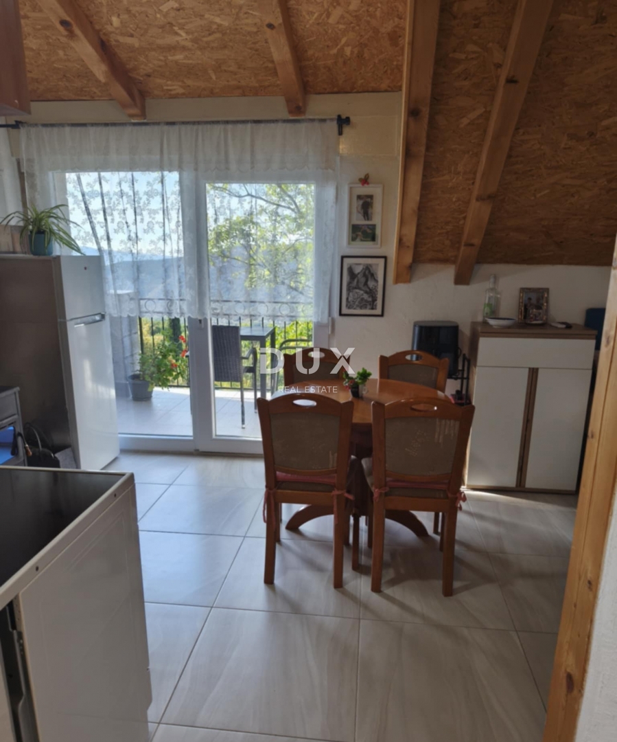 CRIKVENICA, BELGRADO - due appartamenti con balconi vista mare + cortile! OCCASIONE!