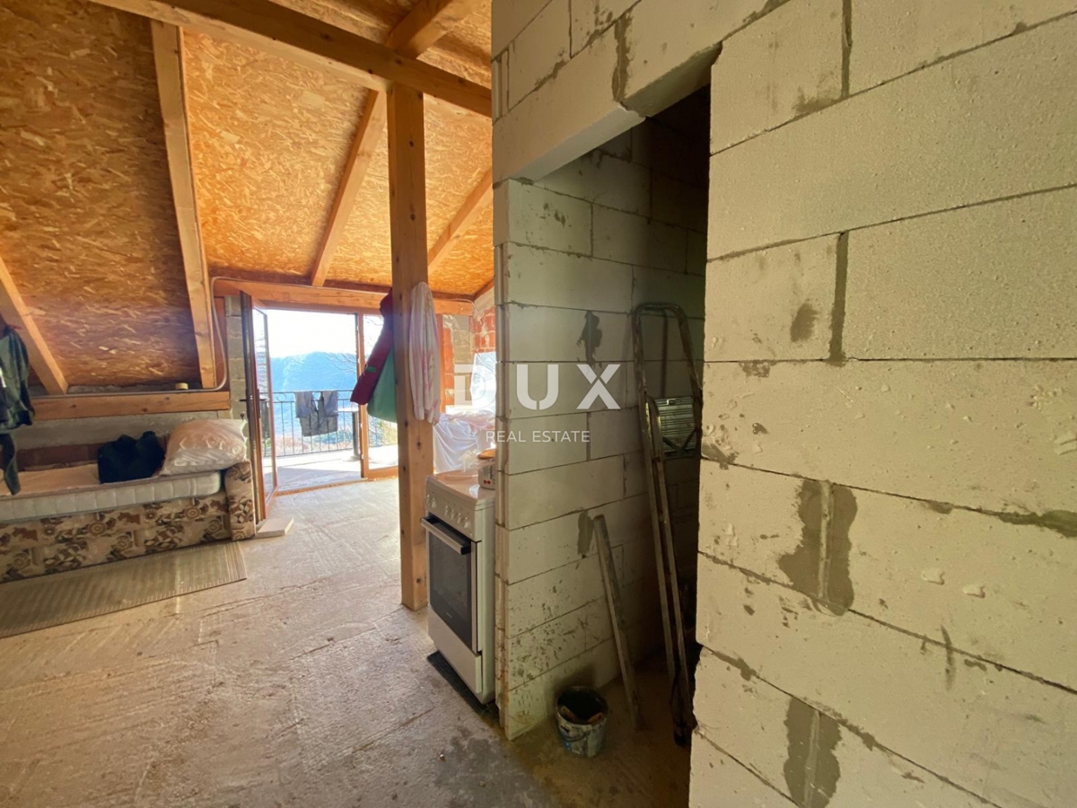 CRIKVENICA, BELGRADO - due appartamenti con balconi vista mare + cortile! OCCASIONE!