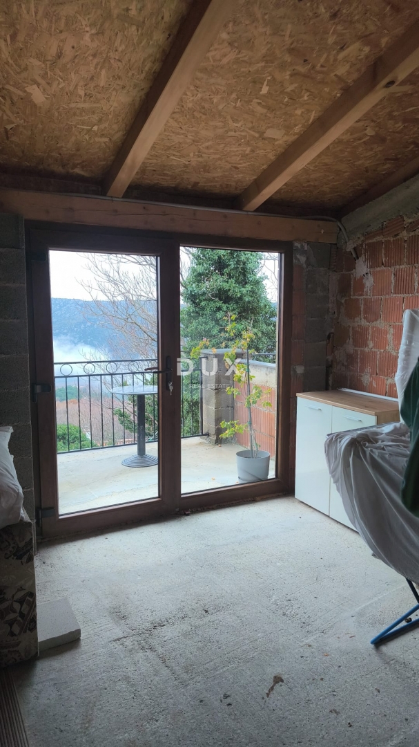 CRIKVENICA, BELGRADO - due appartamenti con balconi vista mare + cortile! OCCASIONE!