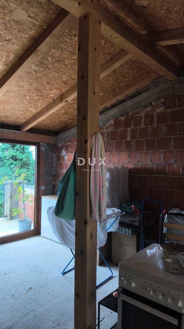 CRIKVENICA, BELGRADO - due appartamenti con balconi vista mare + cortile! OCCASIONE!