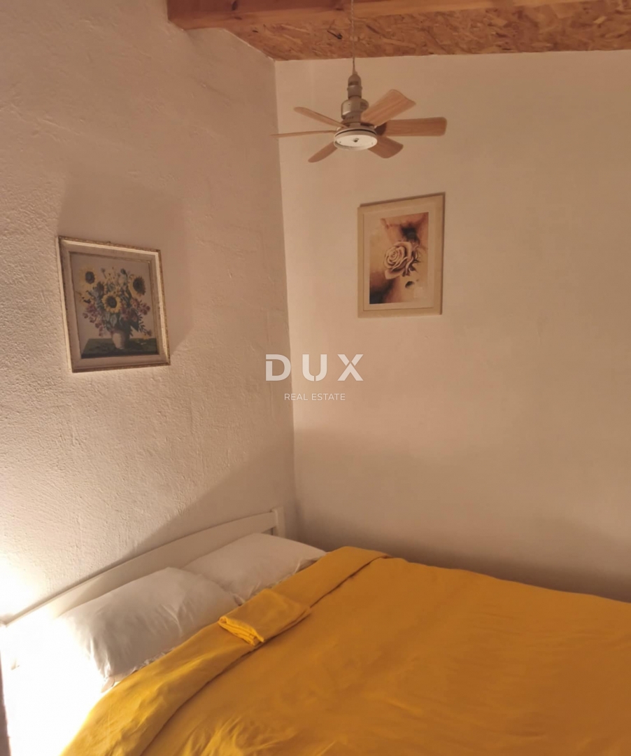 CRIKVENICA, BELGRADO - due appartamenti con balconi vista mare + cortile! OCCASIONE!