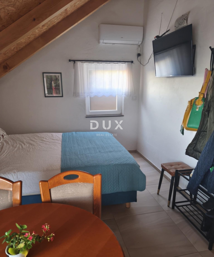 CRIKVENICA, BELGRADO - due appartamenti con balconi vista mare + cortile! OCCASIONE!