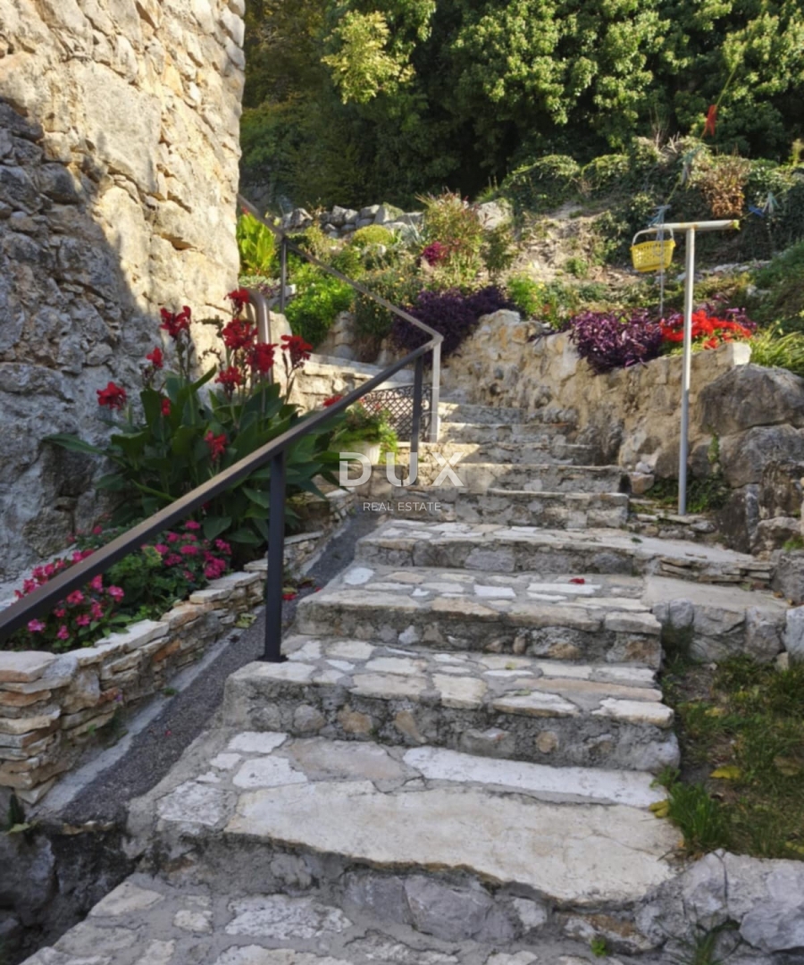 CRIKVENICA, BELGRADO - due appartamenti con balconi vista mare + cortile! OCCASIONE!