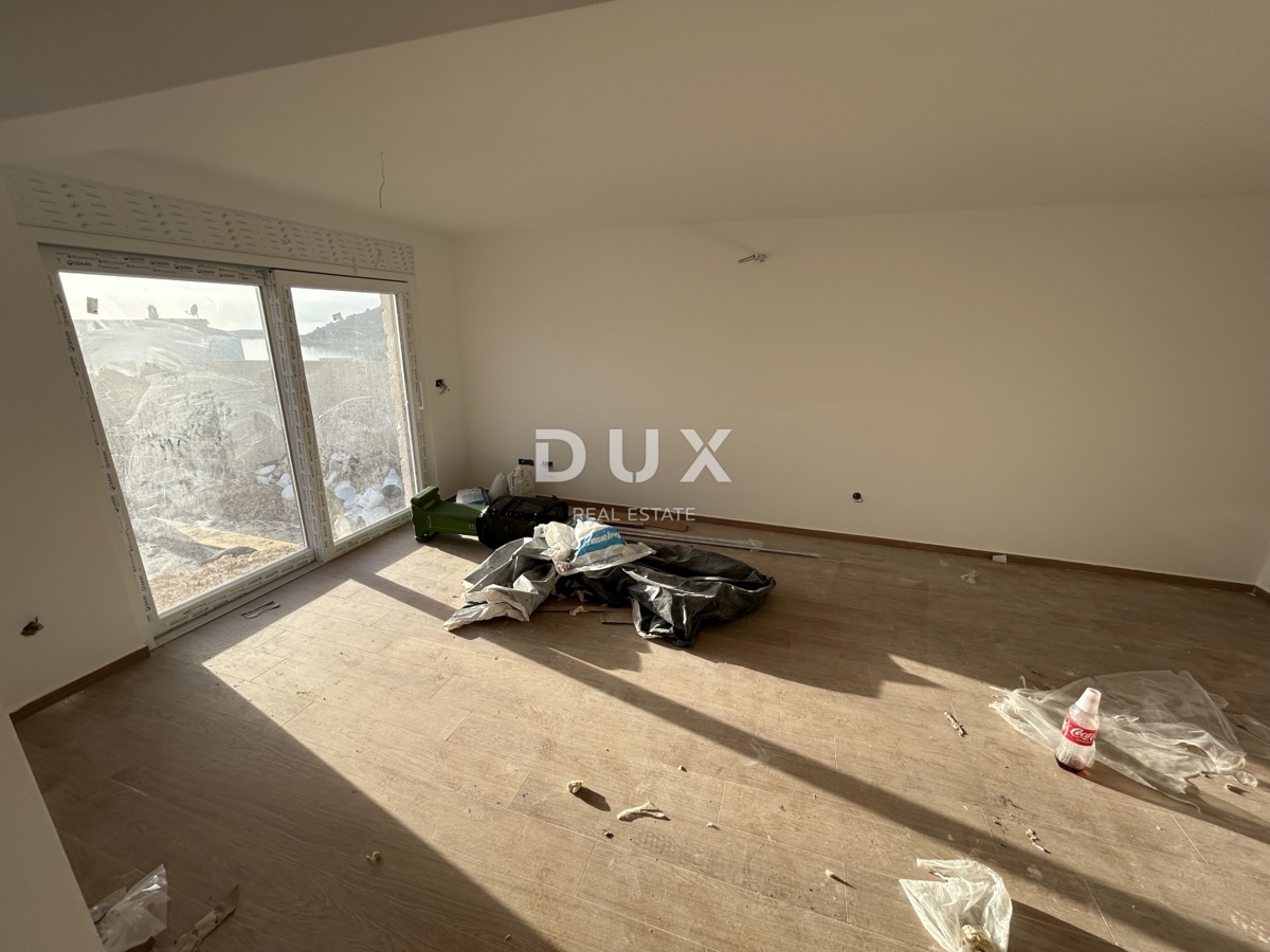 ROGOZNICA, STIVAŠNICA – Appartamento al piano terra con piscina e vista mare