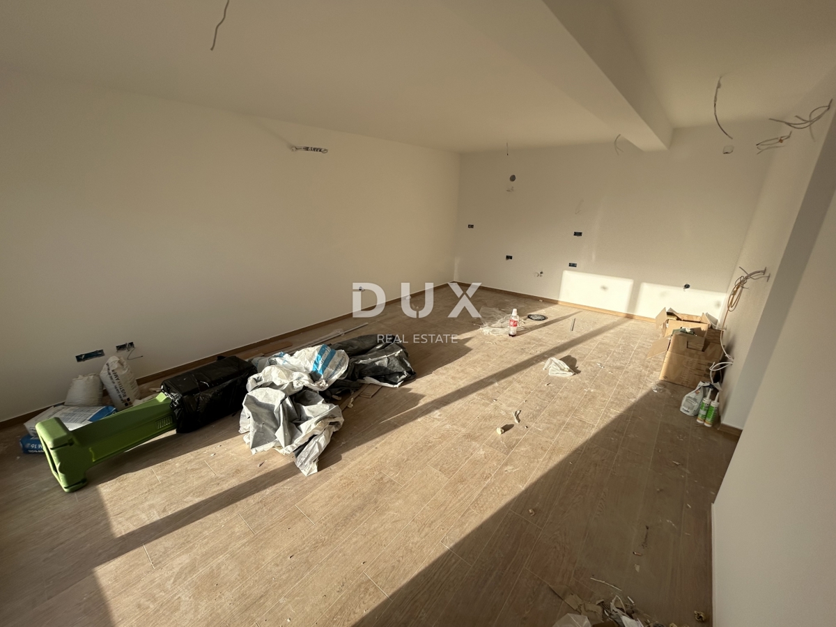 ROGOZNICA, STIVAŠNICA – Appartamento al piano terra con piscina e vista mare