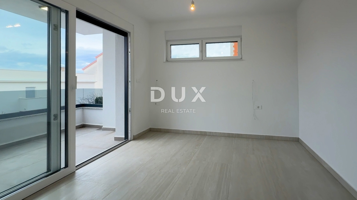 CRIKVENICA, DRAMALJ - Appartamento duplex con piscina a 300 metri dal mare!