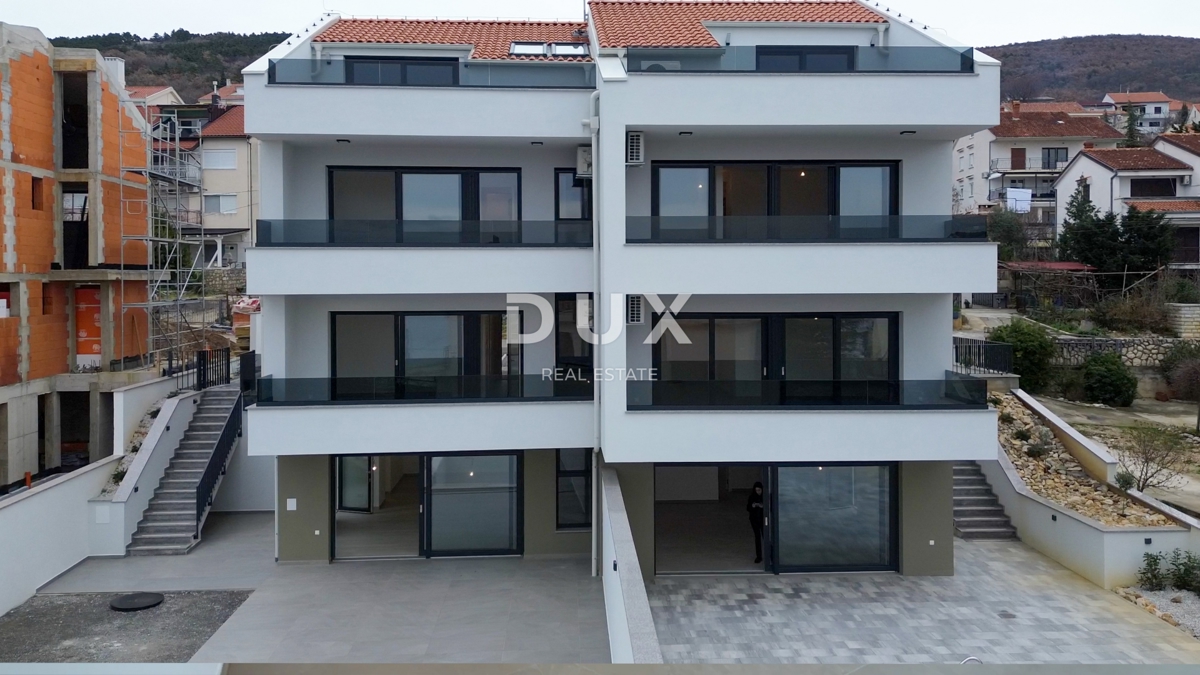 CRIKVENICA, DRAMALJ - Appartamento duplex con piscina a 300 metri dal mare!