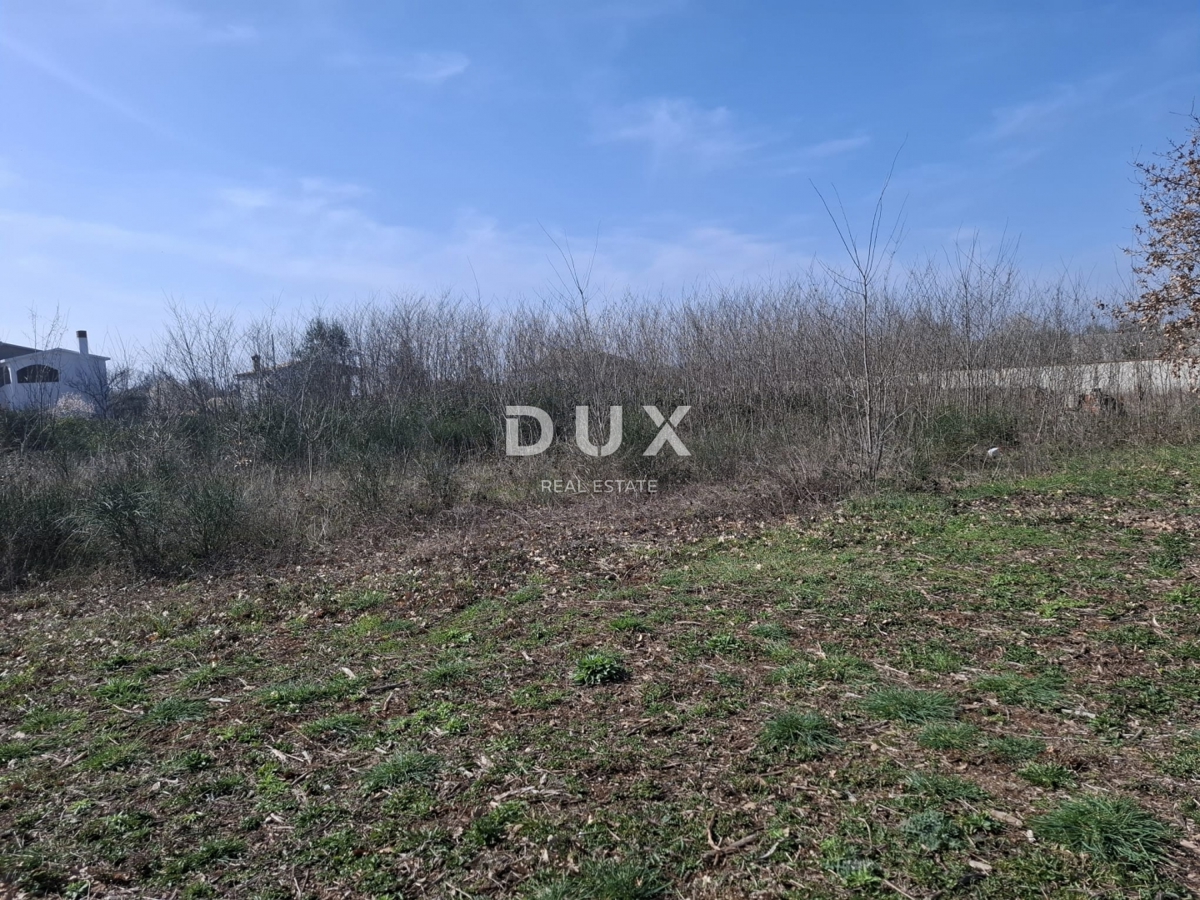ISTRIA, LOBORIKA - Terreno con permesso di costruire!