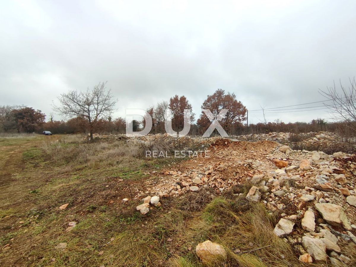 ISTRIA, VODNJAN - Terreno edificabile in posizione tranquilla con collegamenti