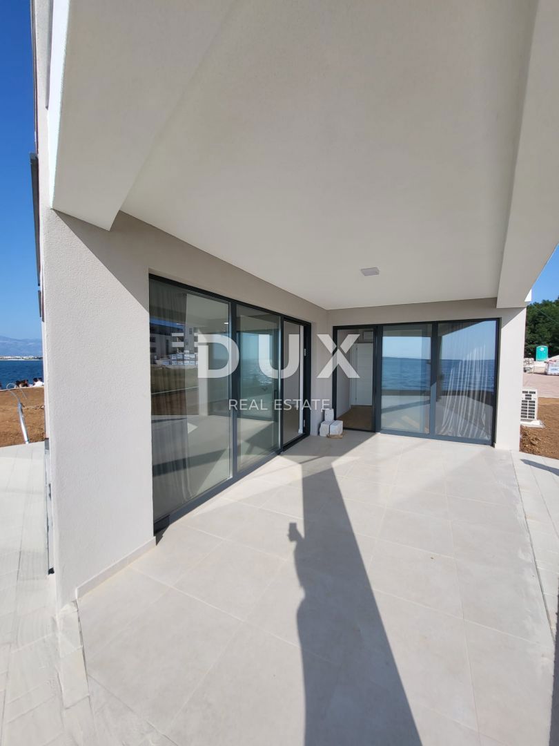 PRIVLAKA, ZADAR - S6 Nuovo edificio di lusso in seconda fila sul mare