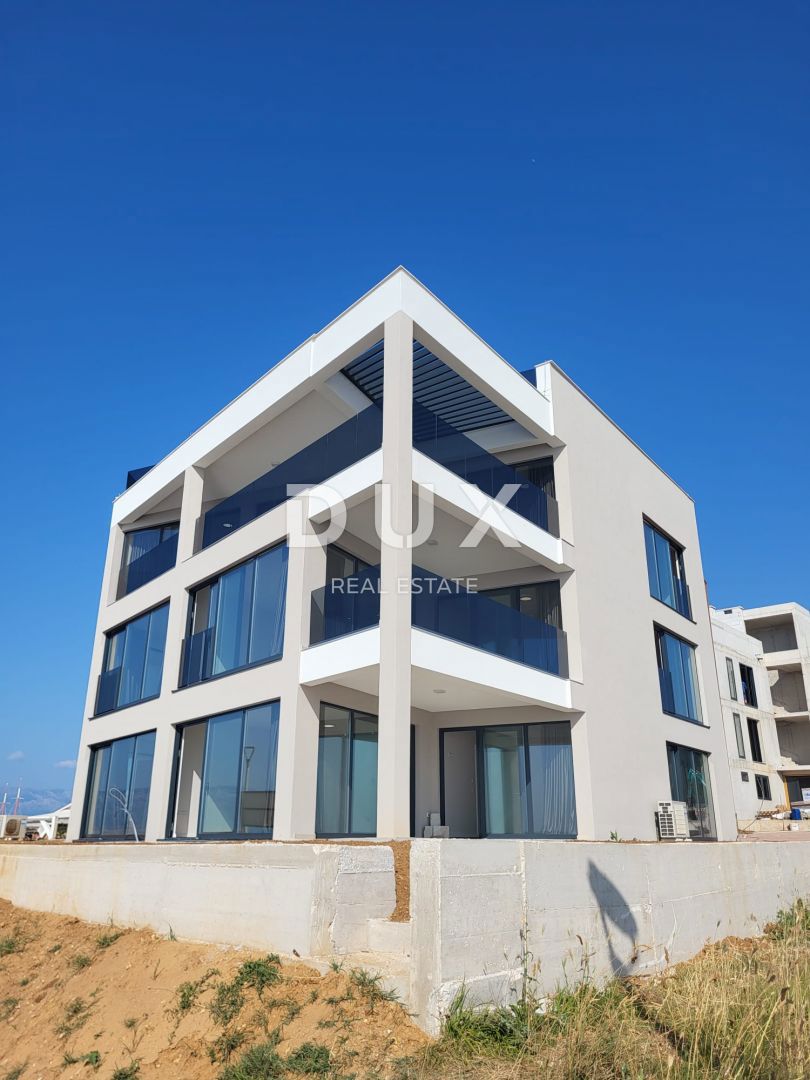PRIVLAKA, ZADAR - S6 Nuovo edificio di lusso in seconda fila sul mare