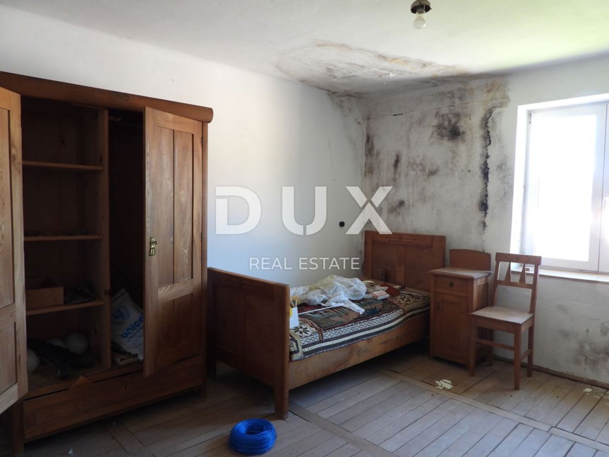 GORSKI KOTAR, SUNGER - terreno 9000m2 + vecchia casa + 2 annessi CON PERMESSO DI COSTRUZIONE!!