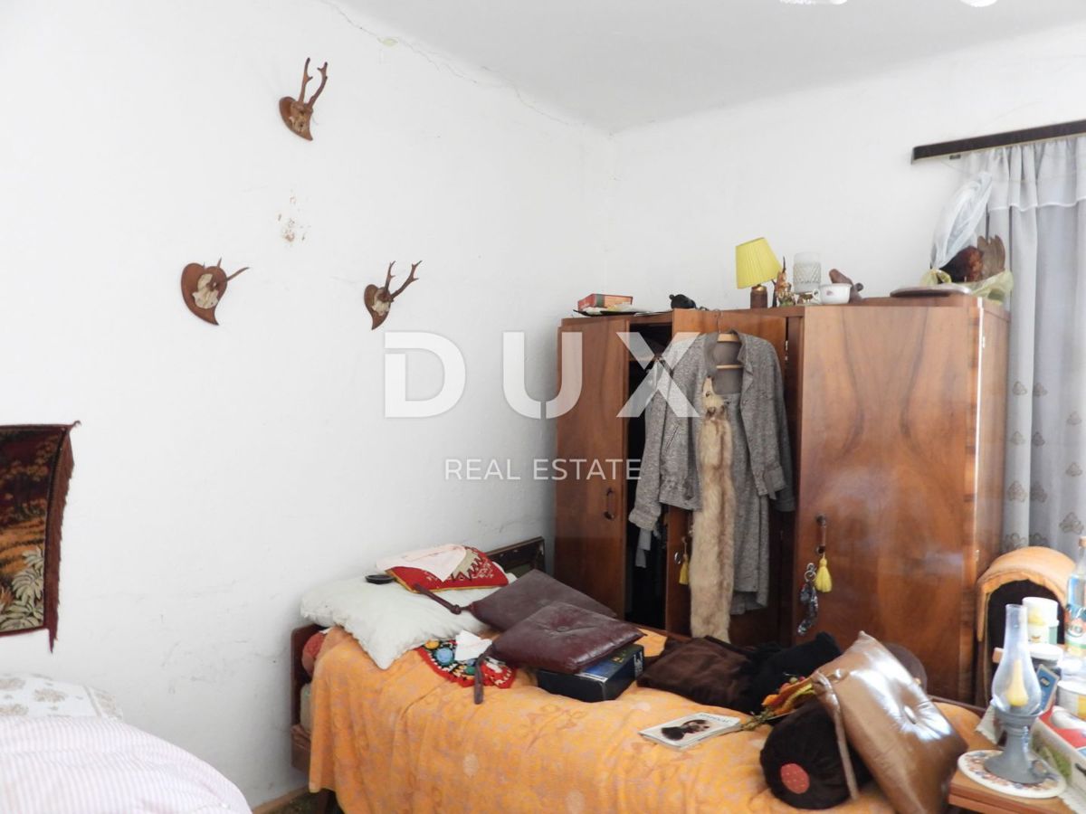 GORSKI KOTAR, SUNGER - terreno 9000m2 + vecchia casa + 2 annessi CON PERMESSO DI COSTRUZIONE!!