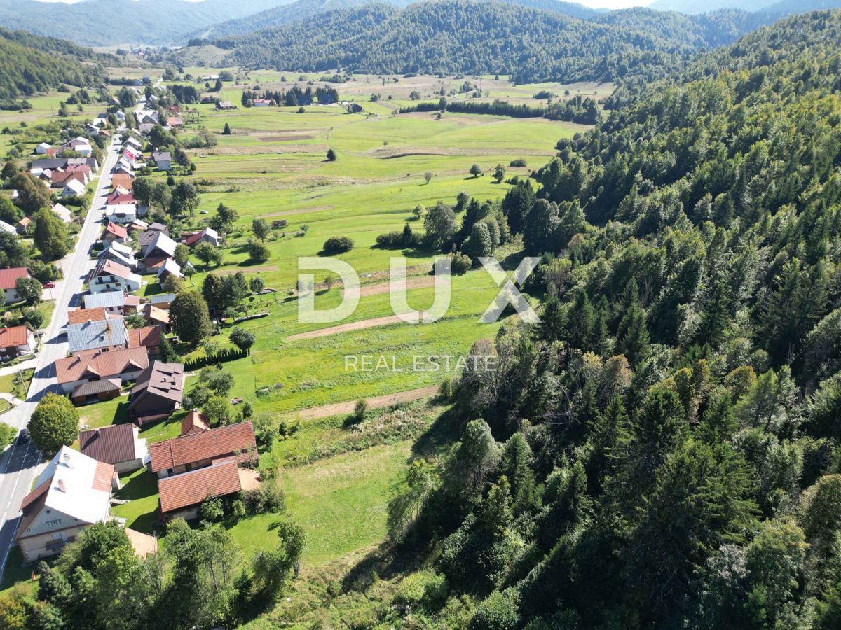 GORSKI KOTAR, SUNGER - terreno 9000m2 + vecchia casa + 2 annessi CON PERMESSO DI COSTRUZIONE!!