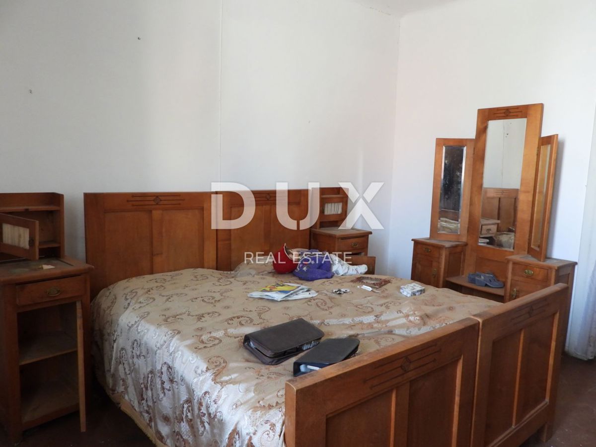 GORSKI KOTAR, SUNGER - terreno 9000m2 + vecchia casa + 2 annessi CON PERMESSO DI COSTRUZIONE!!