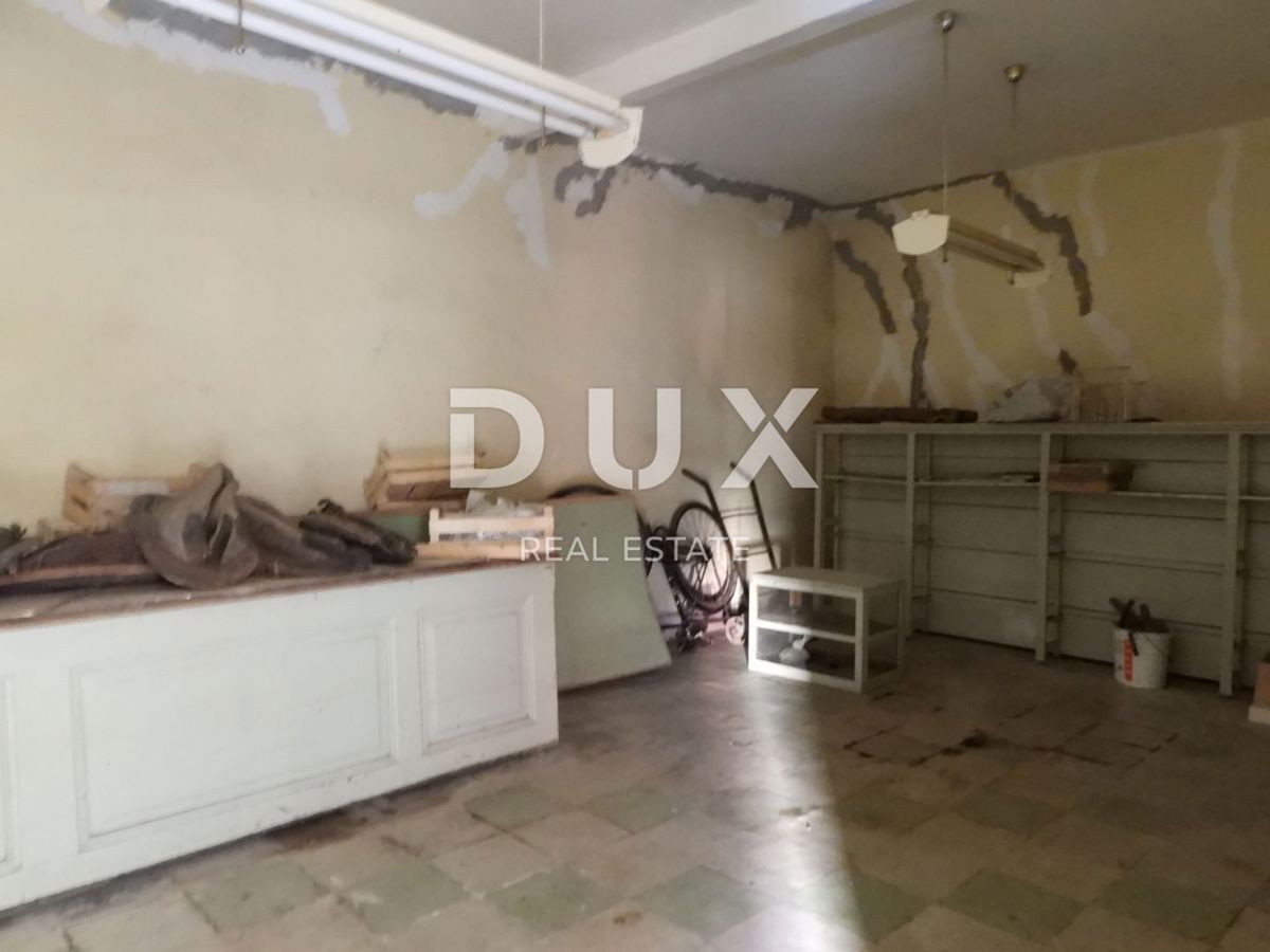 GORSKI KOTAR, SUNGER - terreno 9000m2 + vecchia casa + 2 annessi CON PERMESSO DI COSTRUZIONE!!