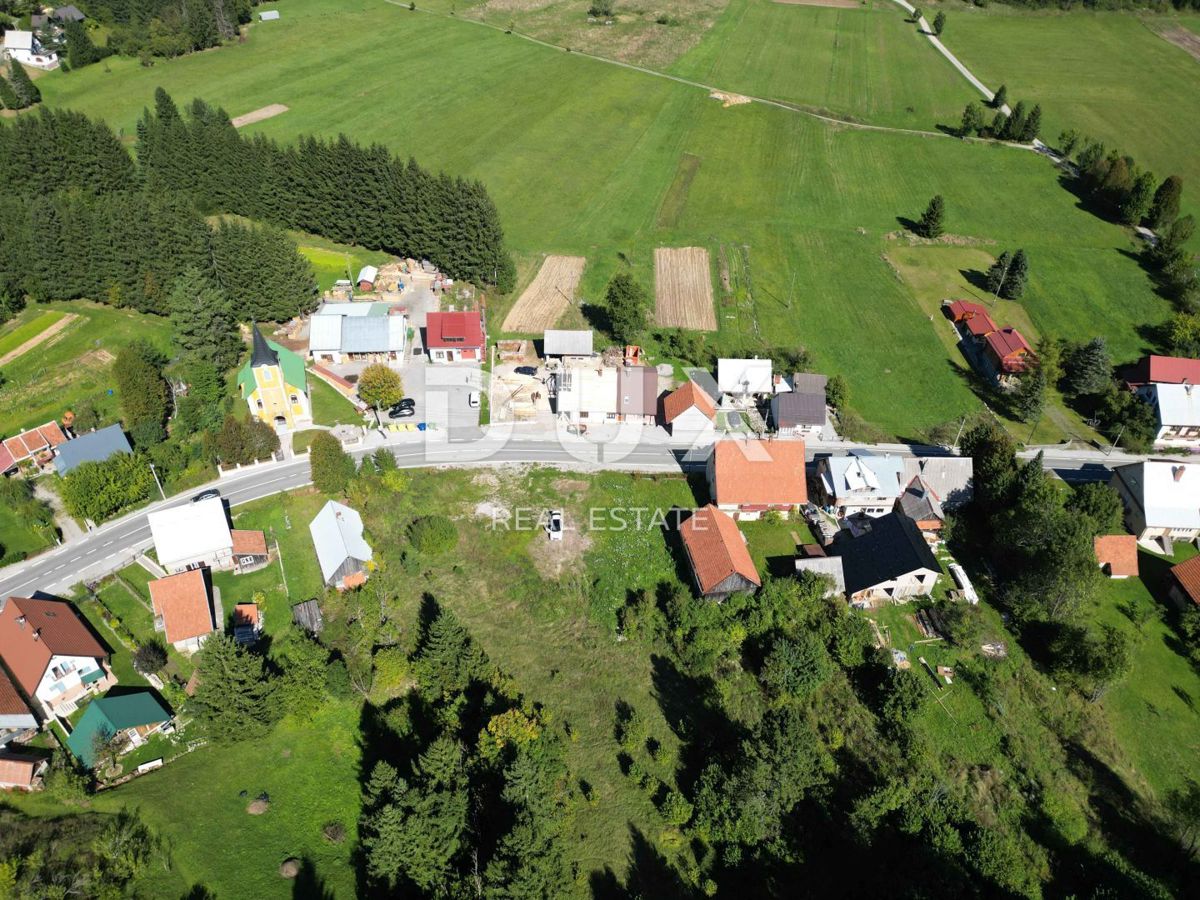 GORSKI KOTAR, SUNGER - terreno 9000m2 + vecchia casa + 2 annessi CON PERMESSO DI COSTRUZIONE!!