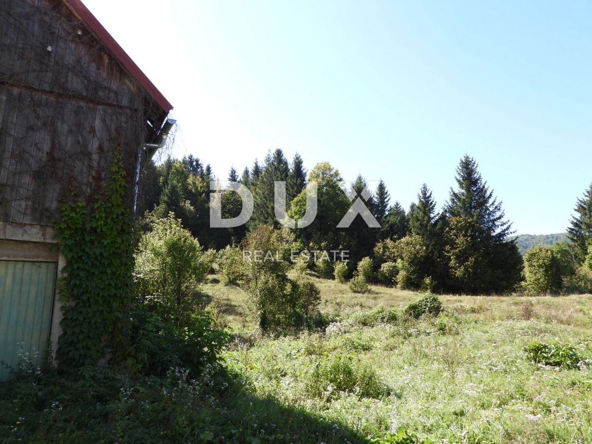 GORSKI KOTAR, SUNGER - terreno 9000m2 + vecchia casa + 2 annessi CON PERMESSO DI COSTRUZIONE!!