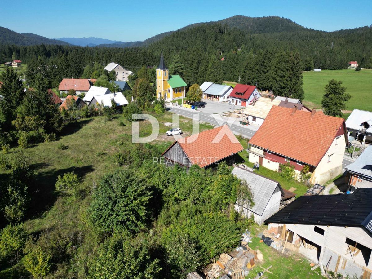 GORSKI KOTAR, SUNGER - terreno 9000m2 + vecchia casa + 2 annessi CON PERMESSO DI COSTRUZIONE!!