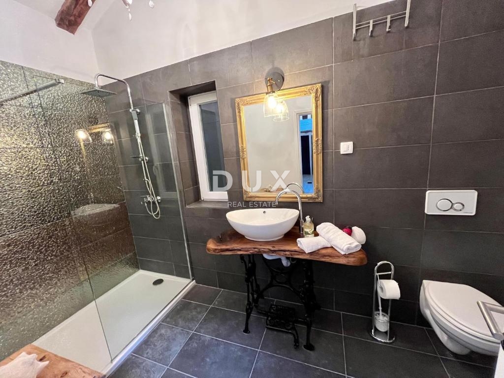 RIJEKA, CENTRO - Appartamento spazioso e modernamente arredato con vista mare in una posizione attraente