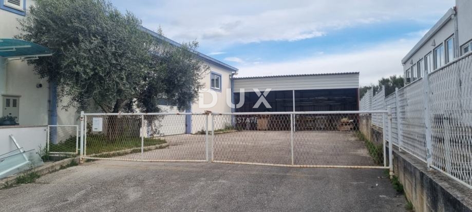 ZADAR, NOVI BOKANJAC - Magazzino e locali commerciali in vendita!