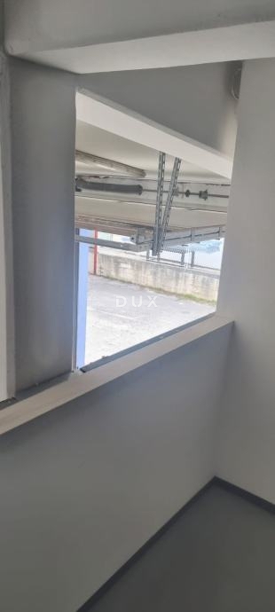 ZADAR, NOVI BOKANJAC - Magazzino e locali commerciali in vendita!