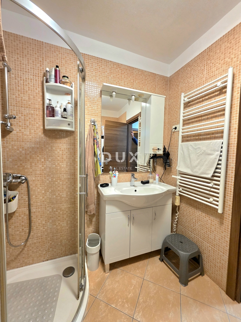 ISTRIA, FAŽANA - Appartamento familiare su due piani con 3 camere da letto + soggiorno a 150 metri dalla spiaggia e dal centro