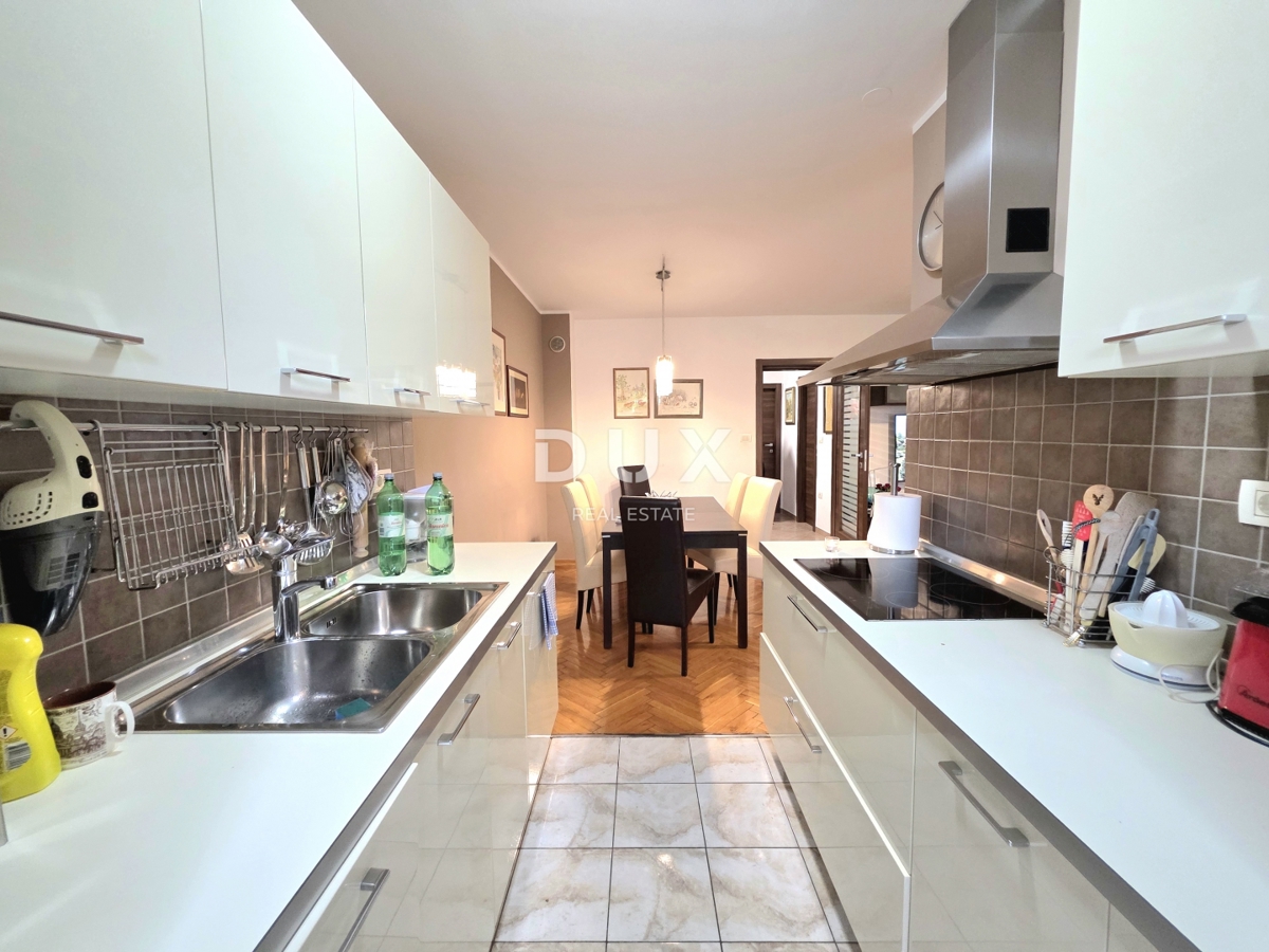 ISTRIA, FAŽANA - Appartamento familiare su due piani con 3 camere da letto + soggiorno a 150 metri dalla spiaggia e dal centro