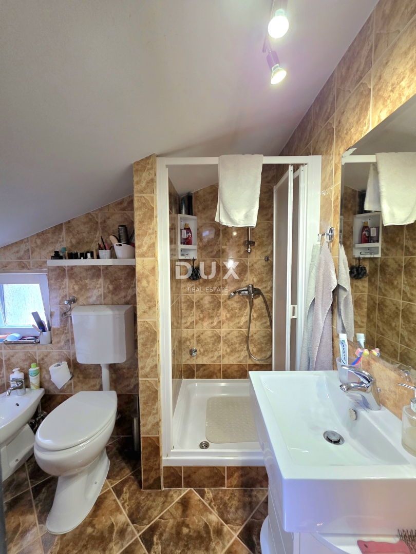 ISTRIA, FAŽANA - Appartamento familiare su due piani con 3 camere da letto + soggiorno a 150 metri dalla spiaggia e dal centro