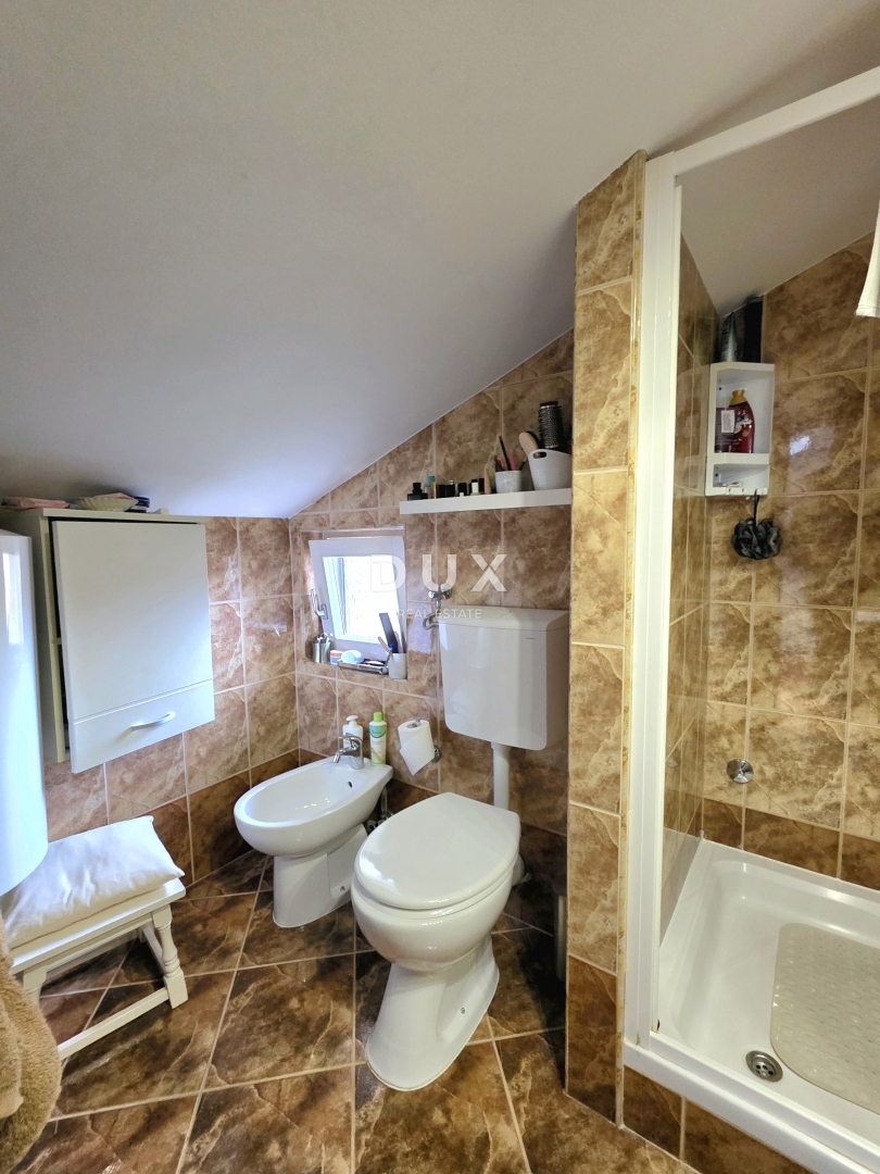 ISTRIA, FAŽANA - Appartamento familiare su due piani con 3 camere da letto + soggiorno a 150 metri dalla spiaggia e dal centro