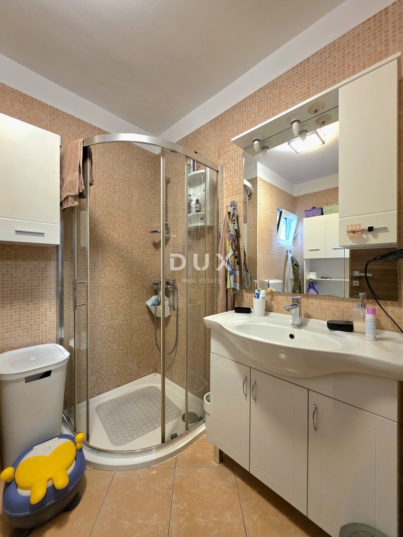 ISTRIA, FAŽANA - Appartamento familiare su due piani con 3 camere da letto + soggiorno a 150 metri dalla spiaggia e dal centro