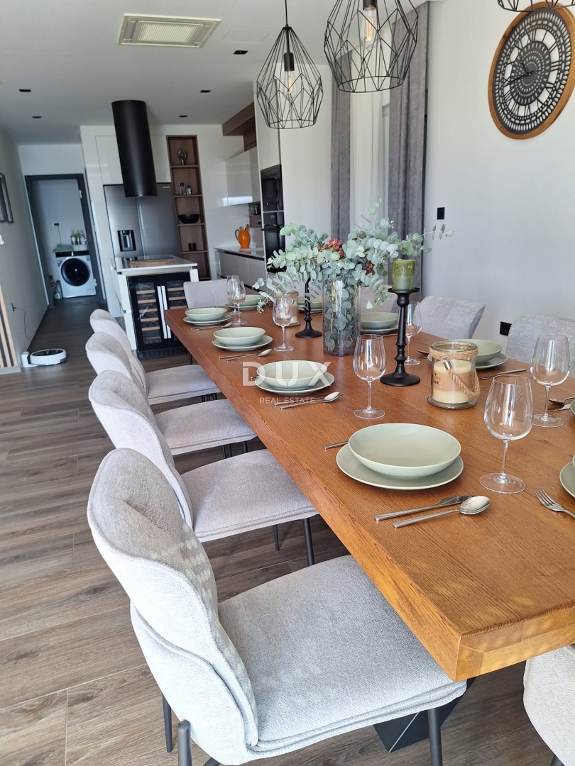 NOVI VINODOLSKI - Villa di lusso con piscina, vista mare, a soli 300 m dal mare